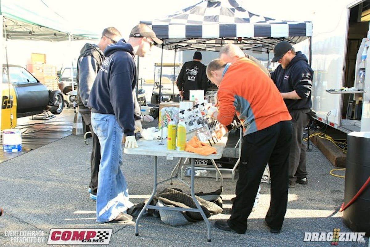 Steve jackson and crew were working hard at it this morning after suffering some engine damage yesterday. 