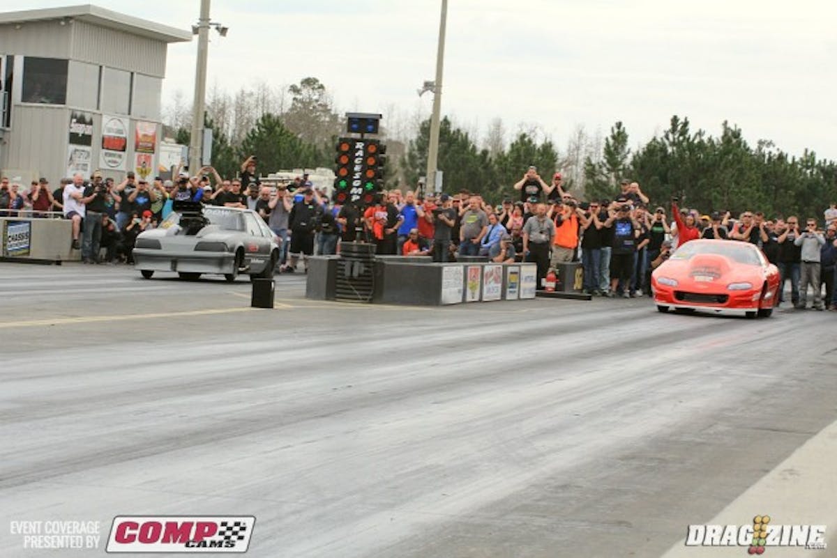 In round three of PTC Radial vs the World Steve Jackson and Nick Agostino were paired up in what would be an epic battle. Jackson took the tree first with a .013 for a distinct advantage and Agostino was hot on his heels. They were close all the way down with Jackson taking the stripe first on a holeshot win, his 4.055 at 190 beat Agostino's quicker 4.054 at 192 MPH.