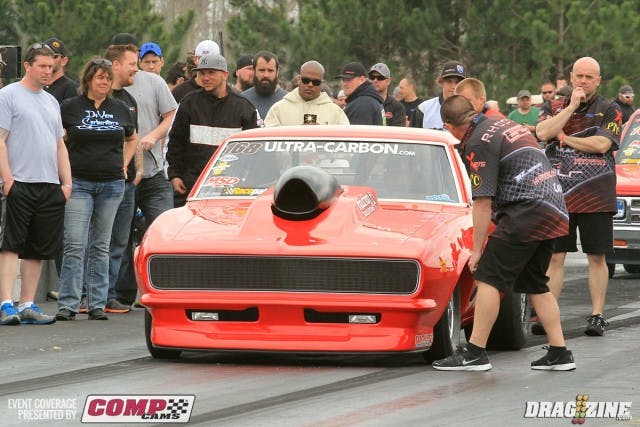 Ron Rhodes was entered in two classes this weekend and found himself in the Leafspring final. Tje Rhodes Custom Auto/Ultra Carbon entry