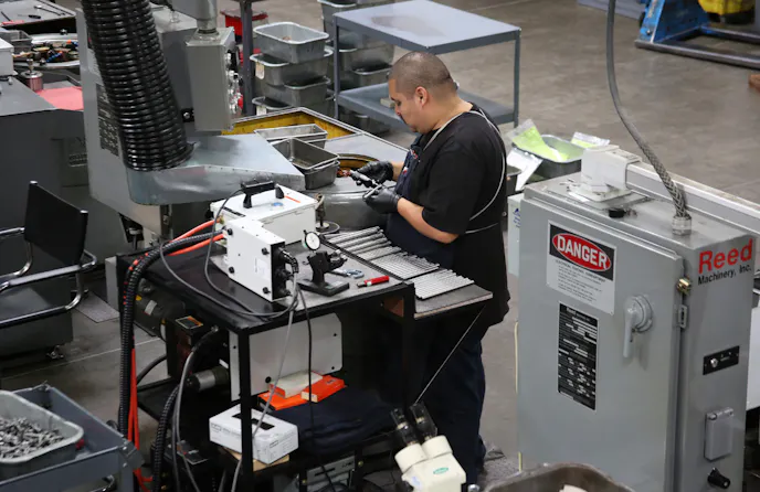 Thread roll station_4