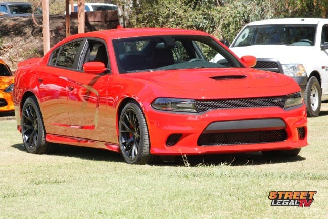 take-closer-look-2015-dodge-charger-srt-hellcat49