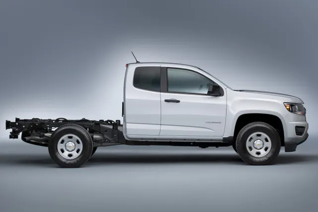 2015-Chevrolet-Colorado-Box-Delete-2