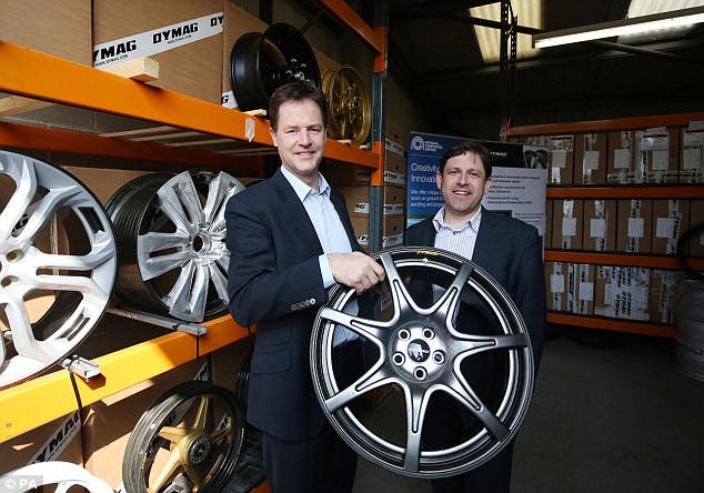 275E7C0F00000578-0-image-a-29_1428497205592