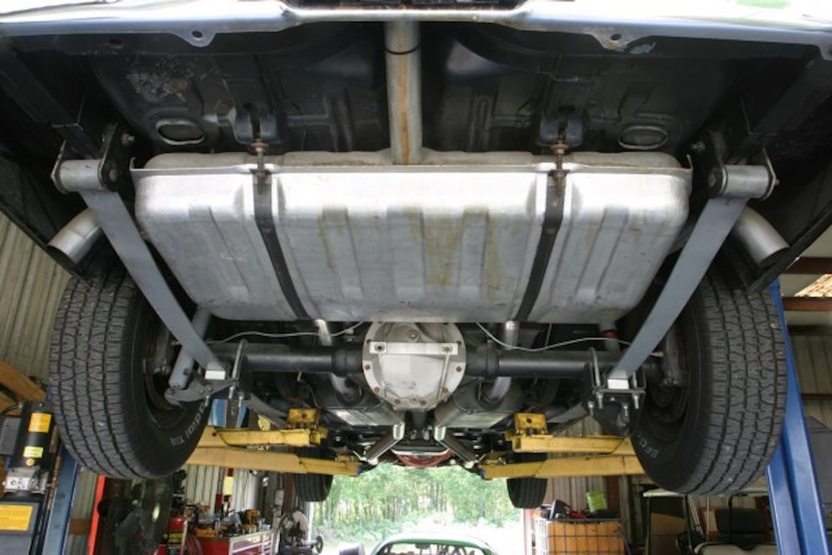 This your typical leaf spring suspension set-up. This particular set-up is a mono-leaf, which means it uses one leaf, not multiple leafs. Most factory leaf spring suspensions use multiple leafs, but most performance arrangements go to a single leaf arrangement.