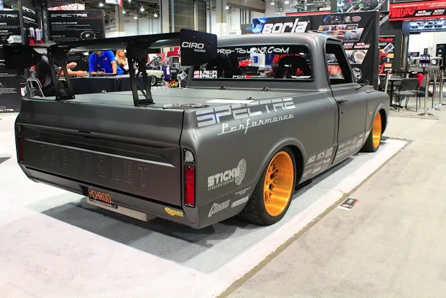 sema-2014-spectre-performance-equipped-chevy-c10-hits-autocross13