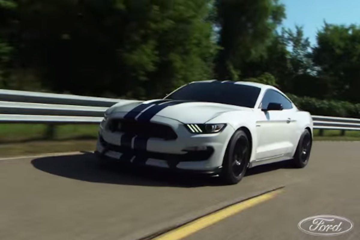 2016 Shelby GT350 Screenshot front