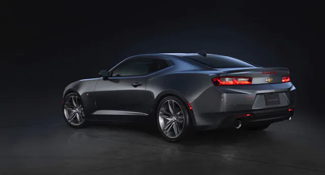 2016-Chevrolet-Camaro-RS-003GR