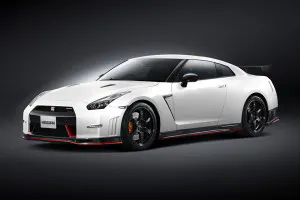 nissan_nismo_gtr_02_jpg_900x900_q100