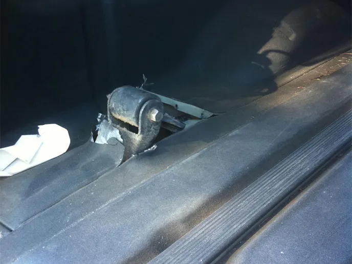 Hey guys. Take care when putting things back together. This guy didn't and here's the result. Incorrectly reassembled rear shackles. Image via author