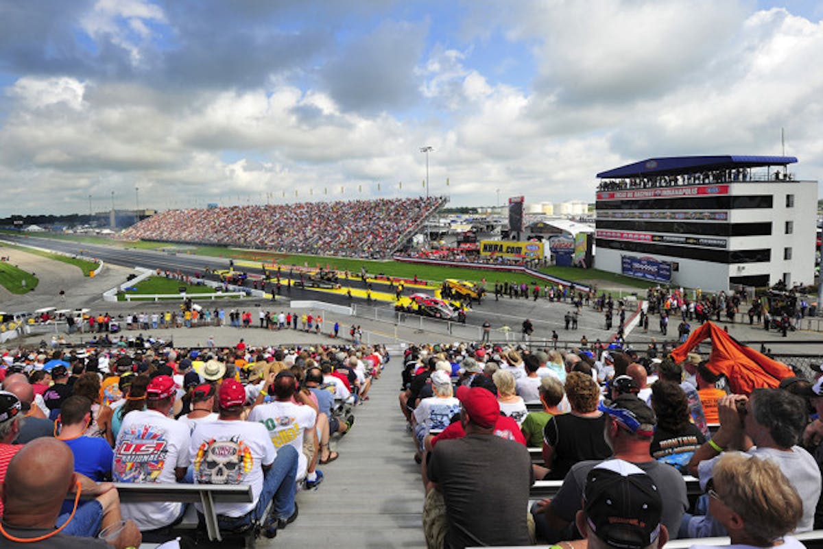 ChevPerfUSNationalsCrowdShot
