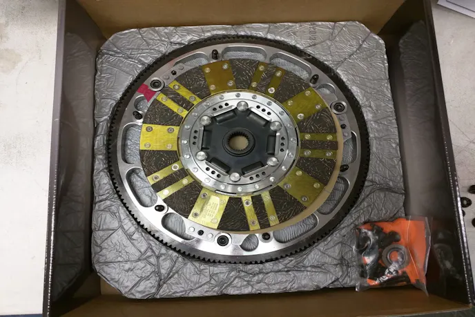 This is the clutch with the pressure plate removed. The disc you see here is sandwiched between the floater plate and pressure plate.