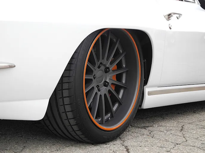 12-Mike_Goldman_Customs_67_Corvette_MS3C-3