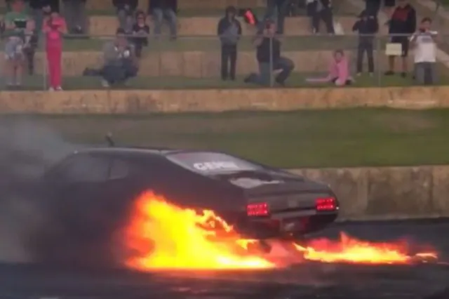 Burnout Ford Falcon