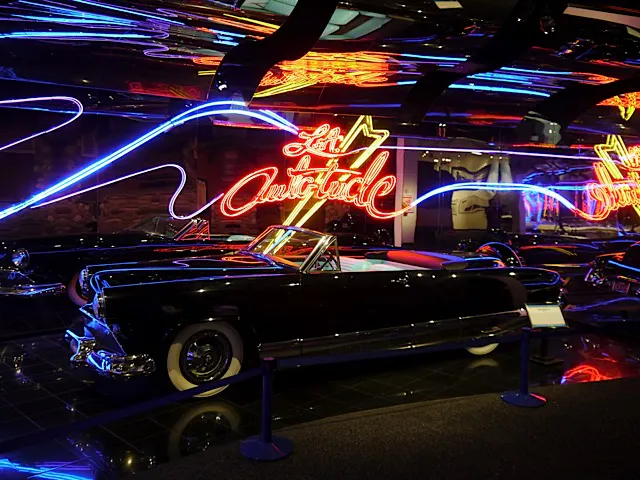 6931976010_eca1615cfe_b