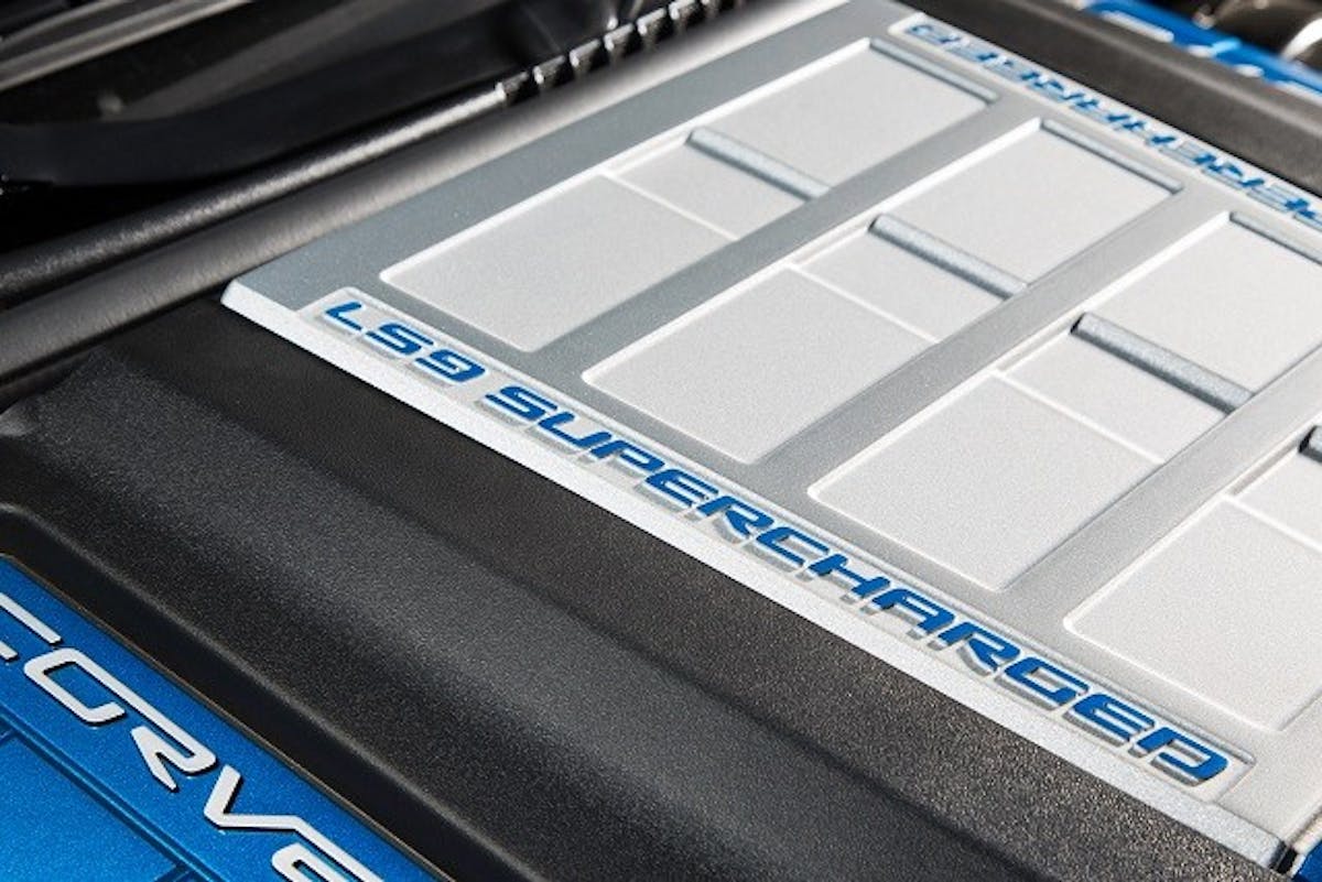 2013-Chevrolet-Corvette-ZR1-engine