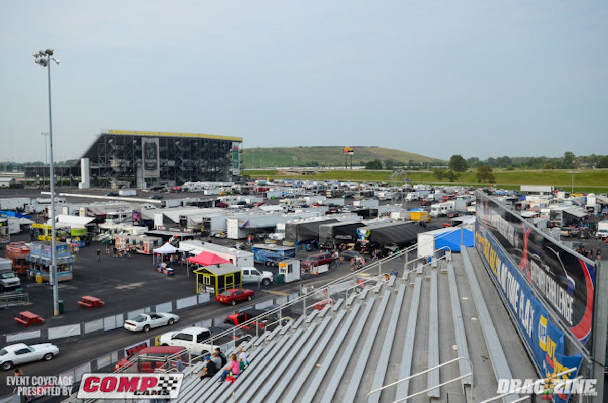 The pit area is quickly filling up here at Gateway, as is the spectator parking and the grandstands as we kick off eliminations this afternoon.