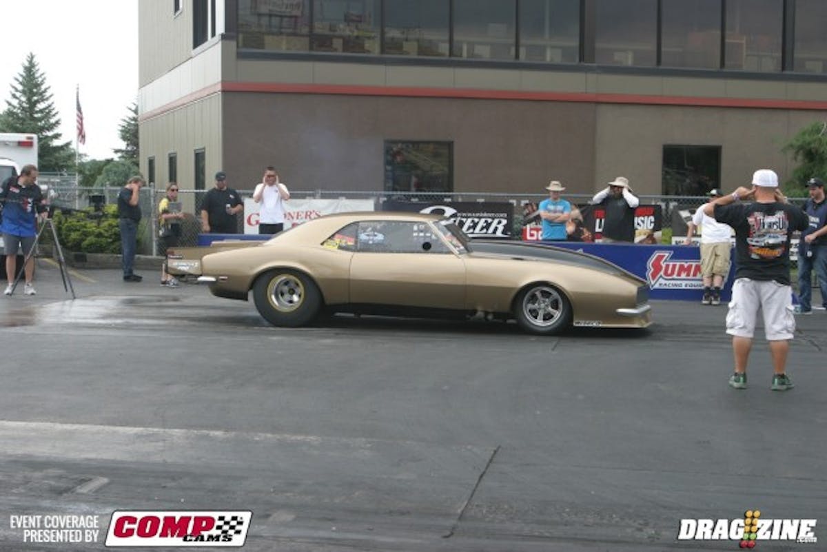 In third round of Radial Wars, Dewayne Mills again ran in the 4.0s with a 4.02 at 201 mph. No one ran in the 3s, unfortunately, but Mills' consistency will be tough to beat. 