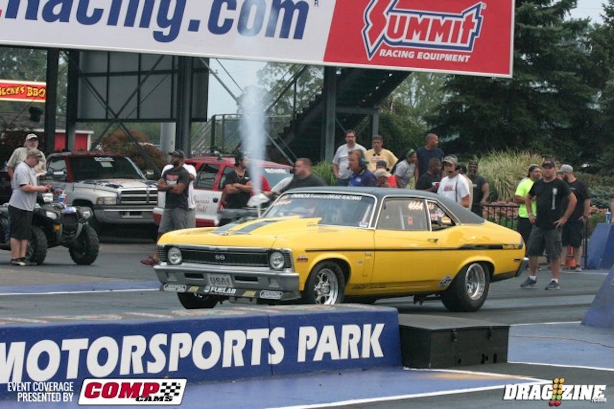 John Warren did it. He was able to get a win to finish out the year. Warren and his family have put a lot of work into the car to get it competitive, and that work paid dividends at the finals with the win. With his win, Warren finishes fourth in points. Warren beat Aaron Bates out of Dez Racing. Bates' crew worked hard all weekend to improve the car's times, but Warren had a just a tad more in the final. 