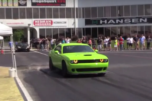 Dodge Challenger Hellcat racing