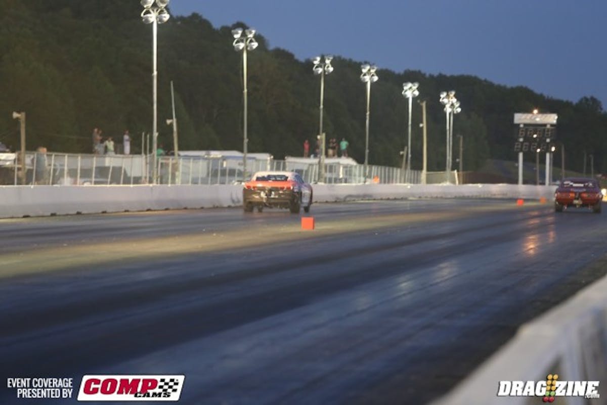 If it looks like Ronny Rhodes (right lane) is ahead of J.C. Beattie, that's because he is, due to a redight. Beattie takes the win to move into the Ultra  semis against Shawn Pevlor. The other semi has Joel Greathouse and John Albrecht on deck.