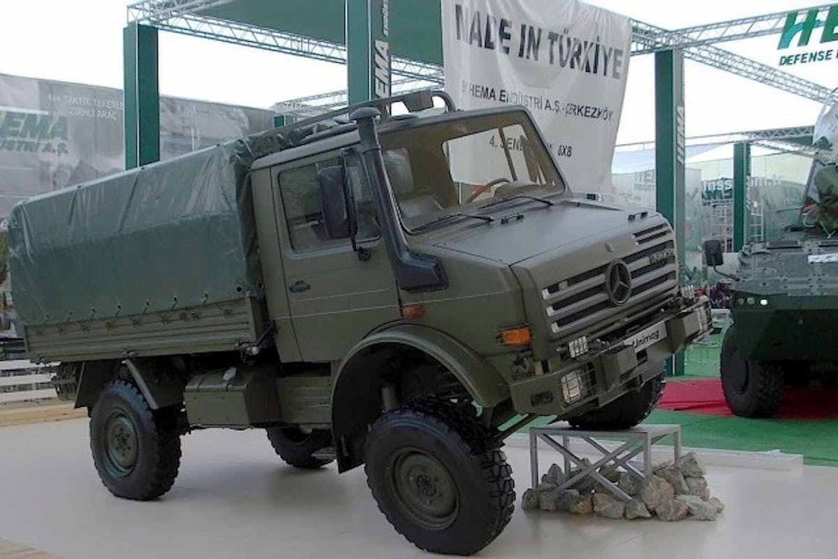 1280px-Mercedes_Benz_Unimog_Turkey_exhibition_side
