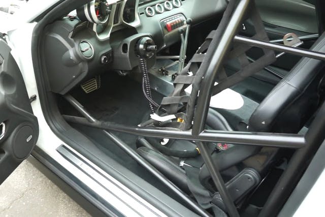 The interior is purely race-equipped. Screenshot.