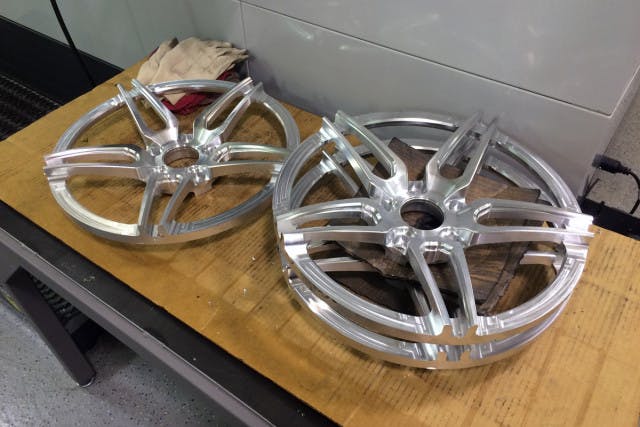 RazorCentersReadyforFinish