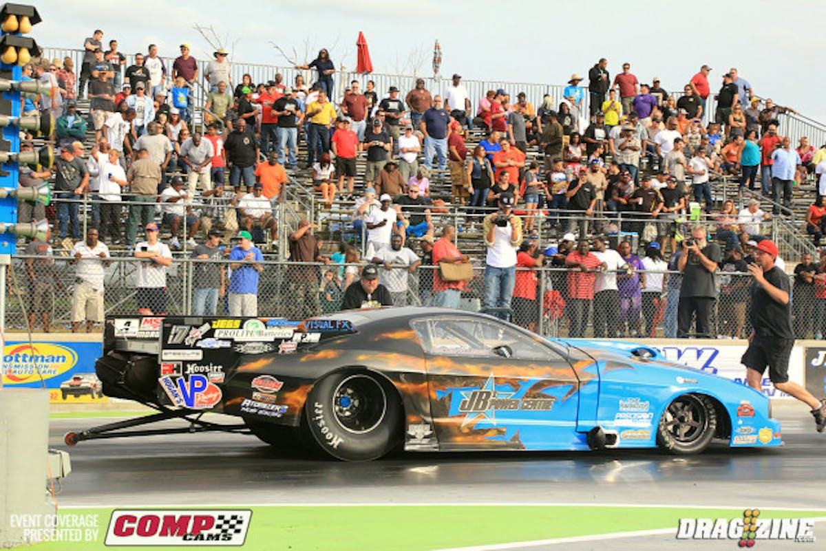 Kevin Fiscus faced off with Chuck Mohn in round two Pro Mod putting up a 5.91 at 222 after a Mohn foul start.