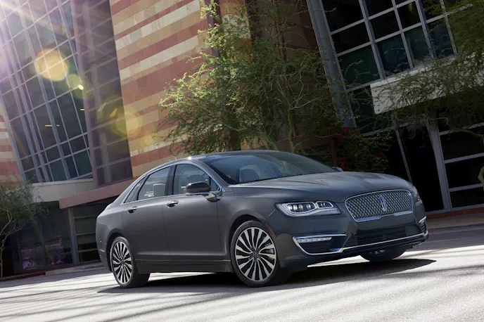 2017-lincoln-mkz-02-hr-2