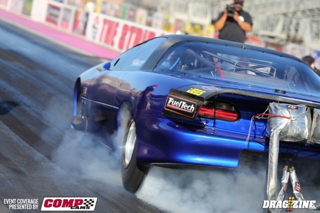 Just moments after this burnout, Steven Fereday went for a wild ride into the sand in Outlaw 10.5 vs. Radial (1/8). Despite the dirt visit, Fereday stopped the clocks with a 4.170 to slot between Martin and Michalak.