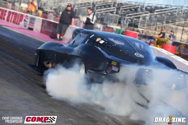 With track temperatures dropping quickly, and the amount of runs that were ut onto the Outlaw 10.5/Radial quarter-mile machines, Steve Nicholson and DOug Paddock decided to play rock/paper/scissors to determine the runoff winner, and Nicholson came out on top. 