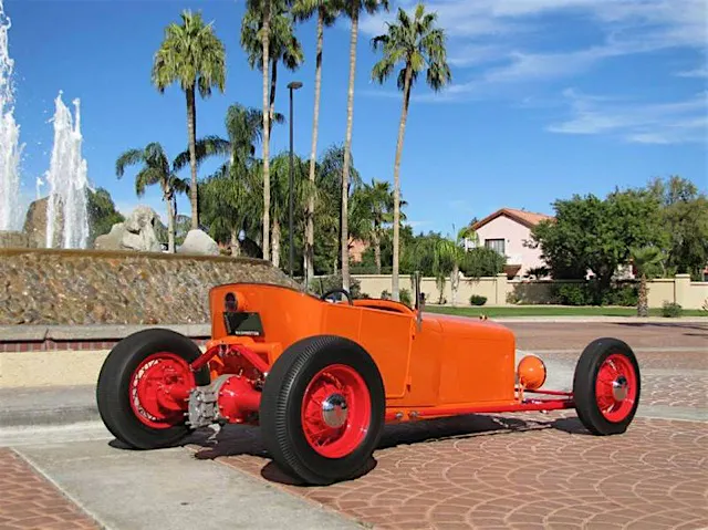 1926-Ford-Convertible-with-a-1.8-L-Mazda-Miata-Engine-02