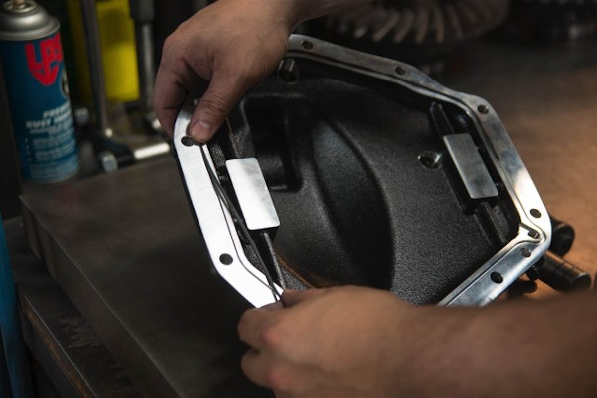 The reusable O-ring cover seal means that no gasket or RTV is required.