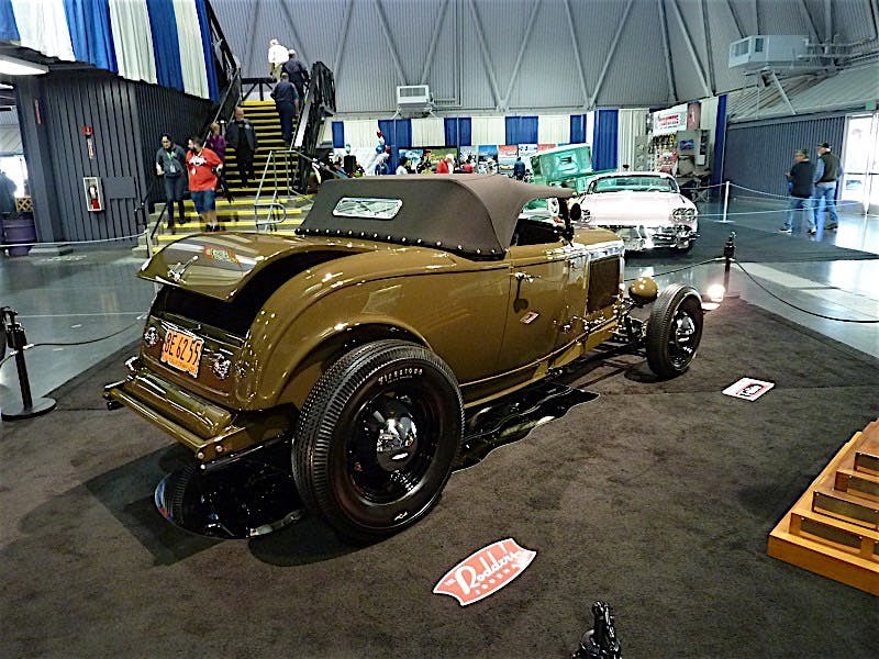 Darryl Hollenbecks 32 rear