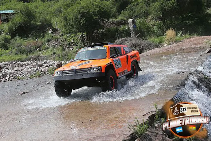 Photo sourced from: https://www.planetrobby.com/photo/2016-dakar-robby-gordon-stage-2-1?context=featured