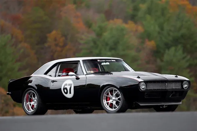 Joe-Lutzs-1967-Camaro-with-a-LS7-01