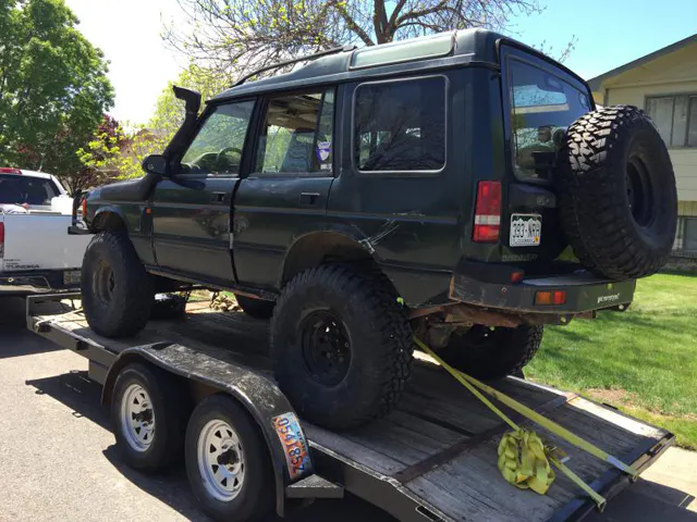 The Discovery as it stood before the build.