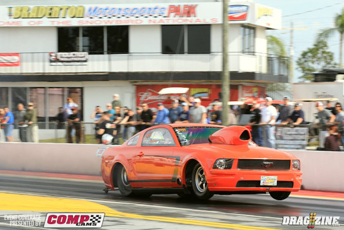 Tony Lobaldo from Pembroke Pines, Florida sits fourteenth in class with a 5.18 after lifting near half track.