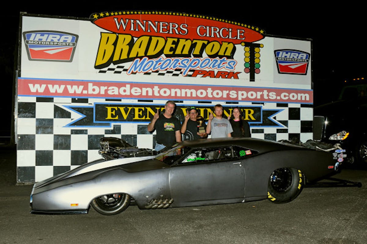 Outlaw Pro Mod had a full field and then some with Chip King and Frank Cersosimo meeting in the final round. Lane choice went to King but that was of no consequence as both drivers went red in the final and Chip King getting the win as Cersosimo must have rolled the beam or just left much to early. 