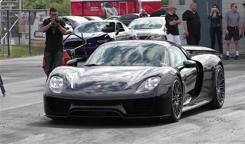 Video: Porsche 918 Supercar Attacks The 1/4-Mile