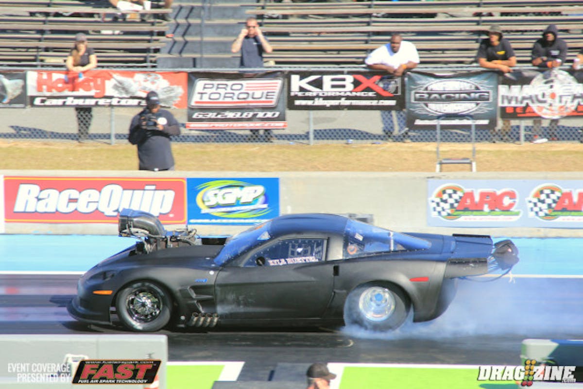 Kyle "Bad9er" Huttel is making laps, that's two for the day for Kyle on his new car. 