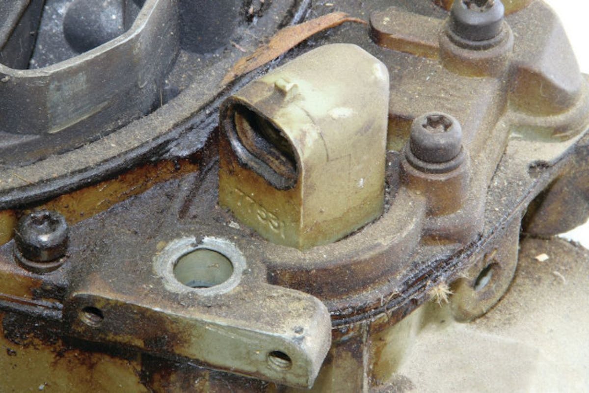 hppp-1212-07+used-quadrajet-shopping-guide+computer-port