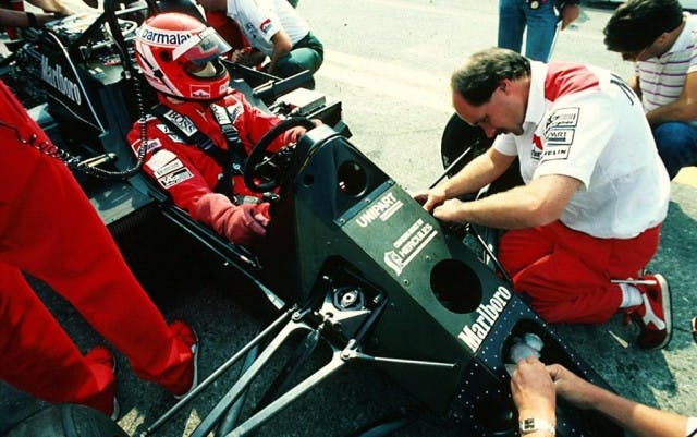 https://img00.deviantart.net/3ac4/i/2012/285/a/e/niki_lauda__1984__by_f1_history-d5hkpao.jpg