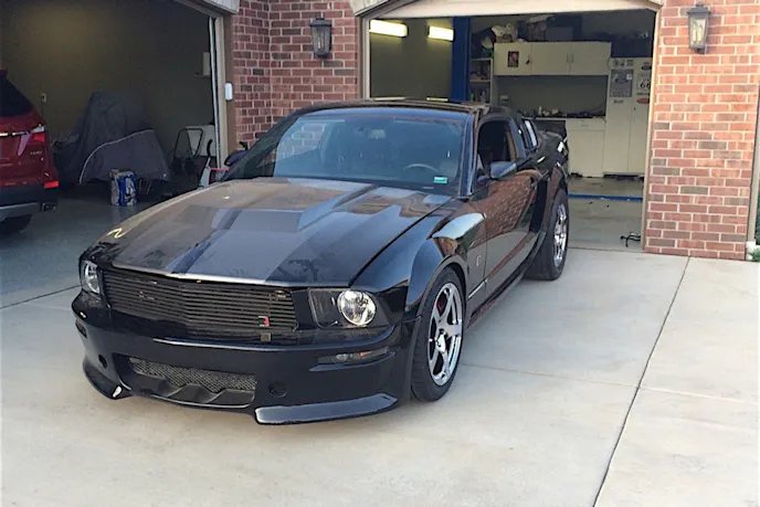 Sure, the Roush exterior may give a bit of a hint to what's going on with this '05 GT. But it's what's inside that counts, right?