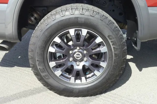 The wheels are 18-inch units with 275/65R18 General APTs, each inflated to 65 psi.