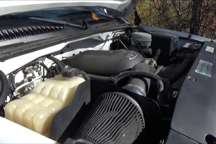 The only nod to performance the original owner of this truck made was this K&N cold air intake.