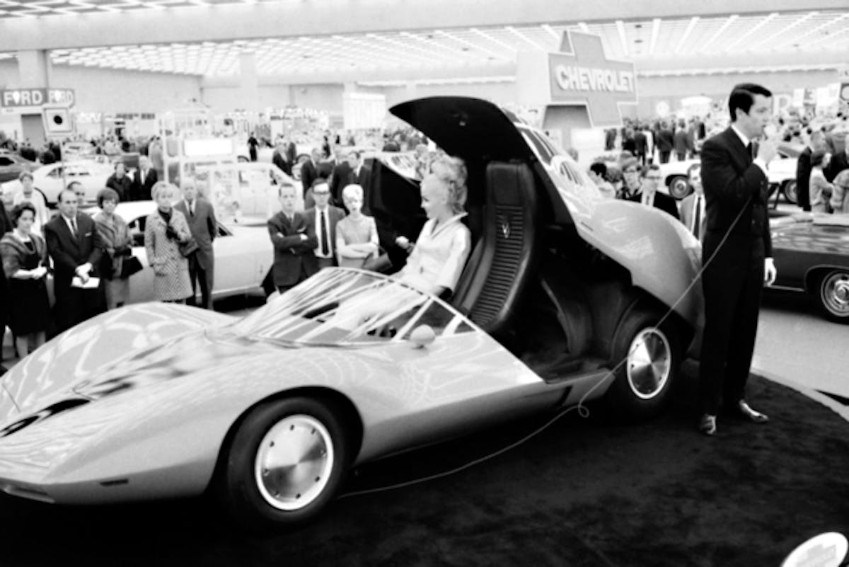 1967_Chevrolet_Astro-I_Concept_Vehicle_at_Detroit-Auto-Show