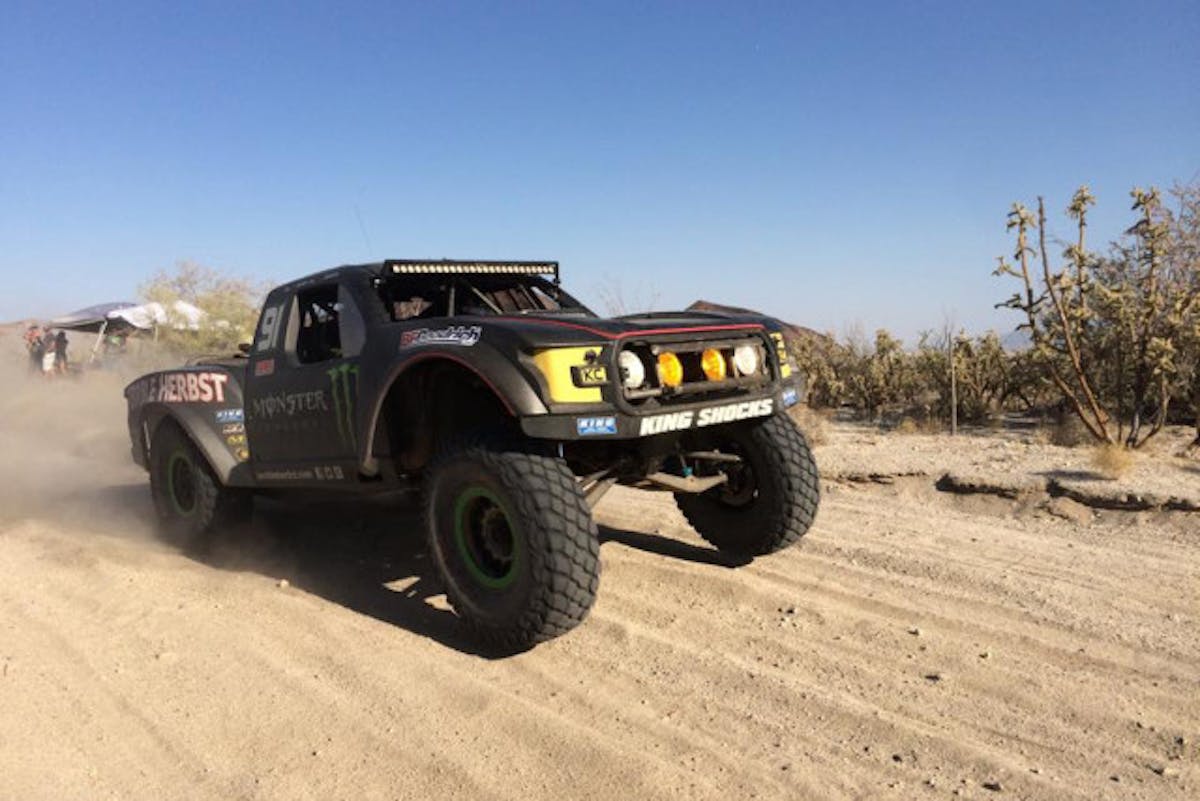 13407281_323973241280219_2350927425537311792_n