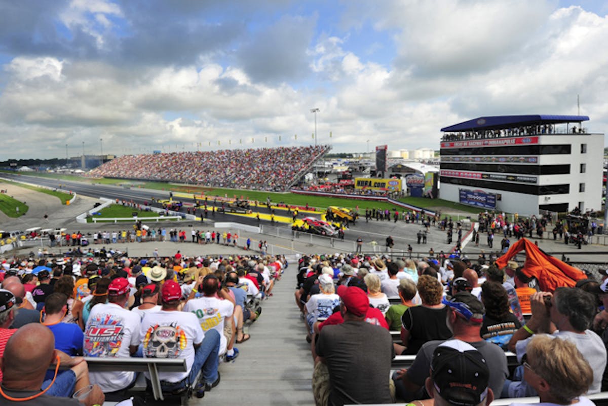 ChevPerfUSNationalsCrowdShot