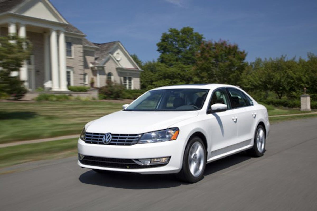 2015-volkswagen-passat_100479292_m